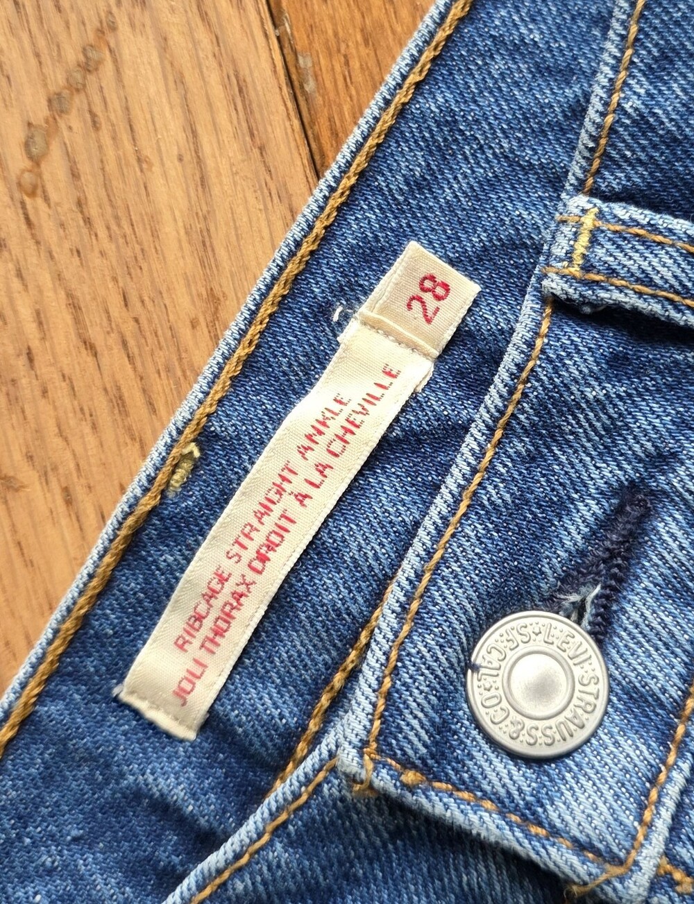 Levi's® Women's Ribcage Straight Ankle Jeans 28W 27L In Jazz Pop (Medium Wash)